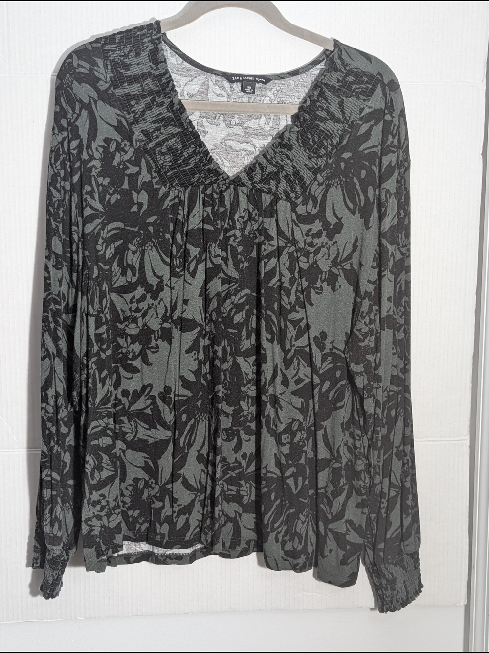 Zac & Rachel Woman Green Floral Smocked V-Neck Blouse - Plus Size 2X